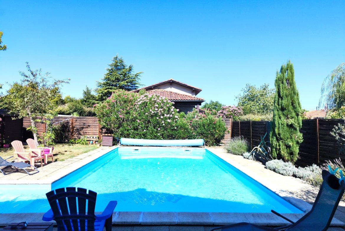 Maison familiale 171 m² avec piscine – Pessac – Terrain 850 m²