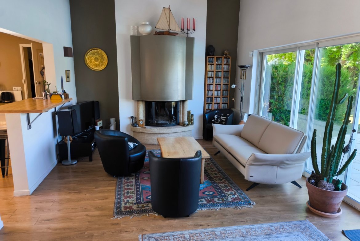 Maison familiale 171 m² avec piscine – Pessac – Terrain 850 m²