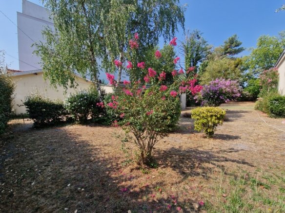 3 terrains constructibles viabilisés à vendre – Bordeaux Caudéran